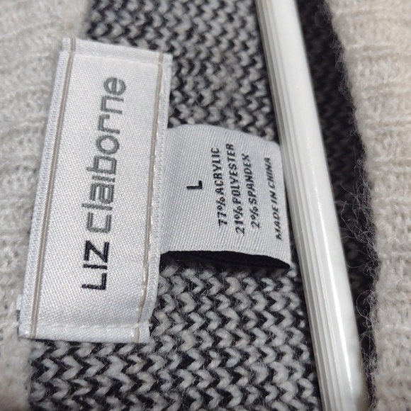 NWT Gorgeous Floral Knit Sweater - Picture 12 of 16